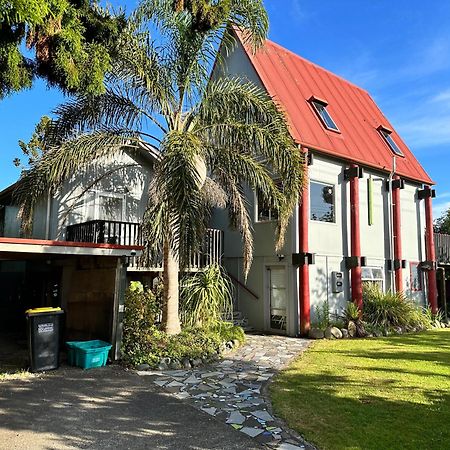 Cooks Beach Holiday Home Екстериор снимка